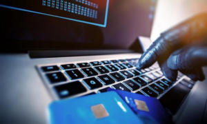 Νεαροί προσπάθησαν να εξαπατήσουν συνομήλικό τους μέσω εφαρμογής