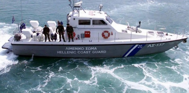 Κεφαλονιά: 9 κωπηλάτες παρασύρθηκαν στη θάλασσα - Νεκρός ο ένας