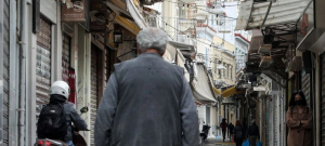 Ισοπεδώνει το αφήγημα Μητσοτάκη η έκθεση ΙΟΒΕ – Στην Ελλάδα η ισχυρότερη μείωση εισοδημάτων