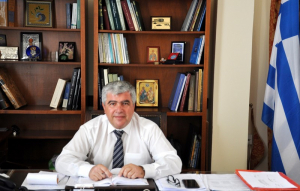 Τη θητεία τριών συνεργατών του ανανέωσε ο Δήμαρχος Πρέβεζας