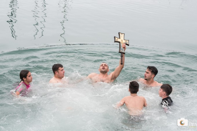 Η Λευκάδα γιόρτασε με ιεροπρέπεια τα Άγια Θεοφάνια (70 φωτό)