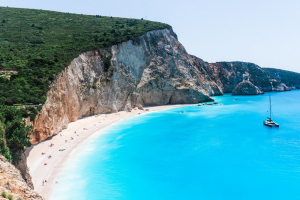 Η Λευκάδα στο top10 των φτηνότερων προορισμών για τους Βρετανούς