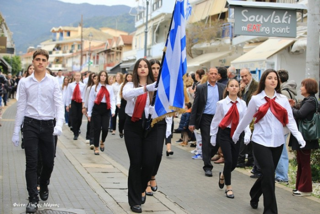 Με παρέλαση και χορούς η 25η Μαρτίου στο Νυδρί (φωτορεπορτάζ)