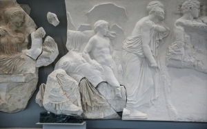 «Ναι» από τη Σικελία για μόνιμη επιστροφή του θραύσματος της Ζωφόρου του Παρθενώνα στο Μουσείο της Ακρόπολης