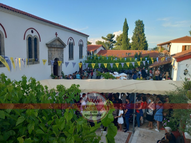 Λευκάδα: Πλήθος κόσμου στο μοναστήρι της Φανερωμένης (βίντεο)