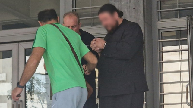 Άγιον Όρος: Παραμένει κρατούμενος ο μοναχός που «έπαιξε ξύλο» με άλλο μοναχό - «Ήπιαμε δύο μπουκάλια κρασί»