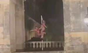 Κέρκυρα: Σάλος με τα ημίγυμνα μοντέλα που έκαναν pole dancing στα παλιά Ανάκτορα