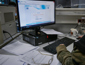 Εφοριακός από τη Βόρεια Ελλάδα «έβγαλε» €42.000 από απευθείας αναθέσεις συμβάσεων