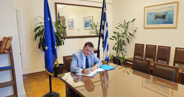 Υπογραφή έκθεσης έγκρισης F35