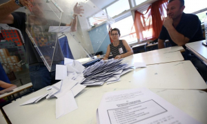 Δημοσκόπηση Rass: Στο 5,1 η διαφορά ΝΔ και ΣΥΡΙΖΑ, κέρδη για τα μικρότερα κόμματα