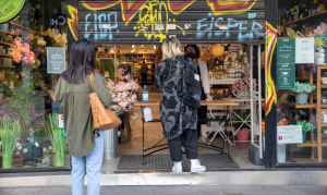 Μπαράζ ελαφρύνσεων για συνενώσεις επιχειρήσεων