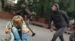 Σχολική βία σε απ’ ευθείας μετάδοση – Μην συνηθίσουμε στο τέρας