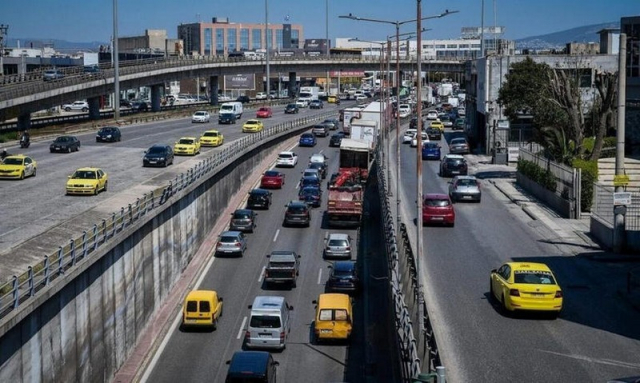 Προσοχή: Τι ισχύει για τα τέλη και τις πινακίδες για το 2024