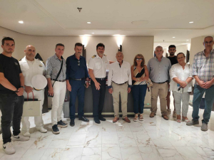 Εθυμοτυπική συνάντηση του Σωτήρη Σκιαδαρέση στο κρουαζιερόπλοιο ΕXPLORAI