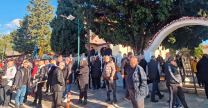 Το τελευταίο αντίο στον Βασίλη Καρρά στη γενέτειρά του, το Κοκκινοχώρι Καβάλας