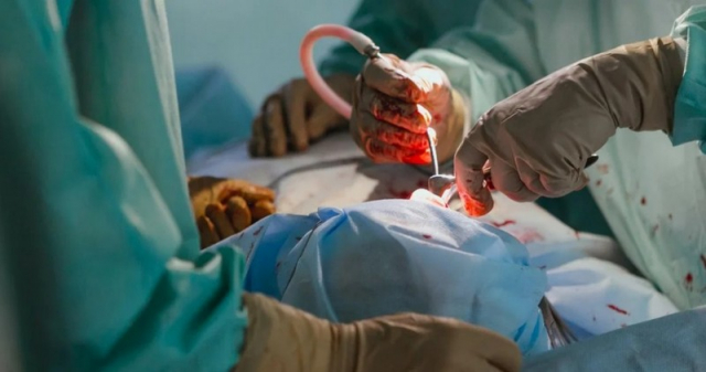 Καταγγελία-σοκ για το ΑΧΕΠΑ: Επαναχρησιμοποιούν υλικά μιας χρήσης στα χειρουργεία!