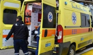 Γυναίκα έπεσε από τον πέμπτο όροφο πολυκατοικίας στο κέντρο της Αθήνας