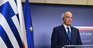 Ανακοίνωση – δηλητήριο του Νίκου Δένδια για τις παρακολουθήσεις!