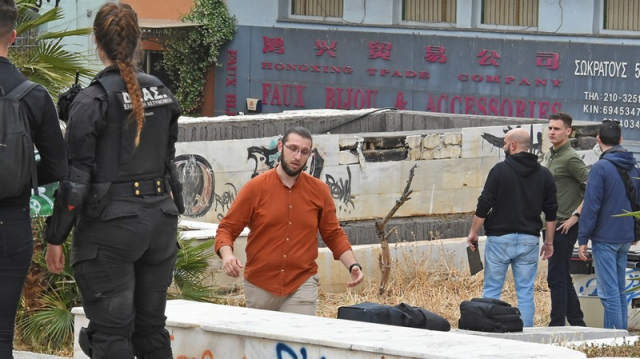 Βαρβάκειος: Θρίλερ με γυναίκα που βρέθηκε νεκρή, φέρει τραύμα στον λαιμό