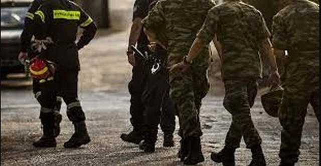 Κ. Μητσοτάκης: Αντί για προσλήψεις, «βάζει» στρατό &amp; πυροσβεστική στο κατακερματισμένο ΕΚΑΒ