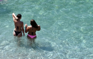 Αφαιρέθηκε η Γαλάζια Σημαία από 22 βραβευμένες ακτές - Ανάμεσά τους και παραλία της Πρέβεζας