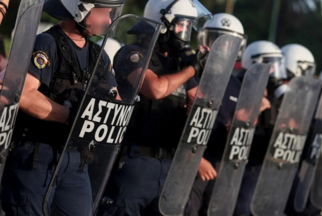 Aστυνομική βία κατά δικηγόρων «Κεφαλοκλείδωμα και αφαίρεση ρούχων στο τμήμα»