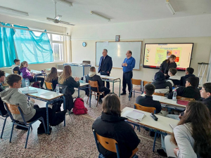 ΕΛΜΕ Λευκάδας: Επικοινωνιακή φιέστα η εισβολή Καββαδά στο 1ο Λύκειο
