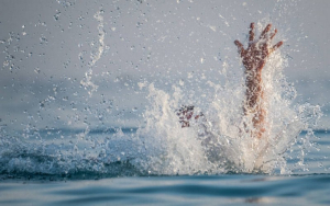 Χωρίς αισθήσεις ανασύρθηκε 87χρονη σε παραλία στην περιοχή Πογωνιά Βόνιτσας