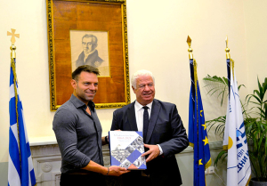 Περιφερειάρχης σε Κασσελάκη για τα προβλήματα των Ιονίων Νήσων