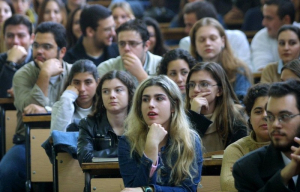 Πανεπιστήμια: «Αιώνιοι» τέσσερις στους δέκα φοιτητές