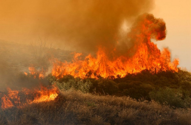 Κόκκινος συναγερμός για πυρκαγιές στη Λευκάδα αύριο