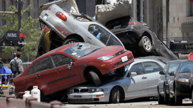 Έλληνες οδηγοί: Παρανομούν, βρίζουν και διαπληκτίζονται στους δρόμους