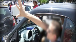 Η… μούντζα θα τιμωρείται με 100 ευρώ πρόστιμο &amp; αφαίρεση διπλώματος-άδειας