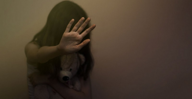 Λακωνία: Αλλοδαποί κακοποιούσαν σεξουαλικά 13χρονη - Γέννησε το παιδί του βιαστή της