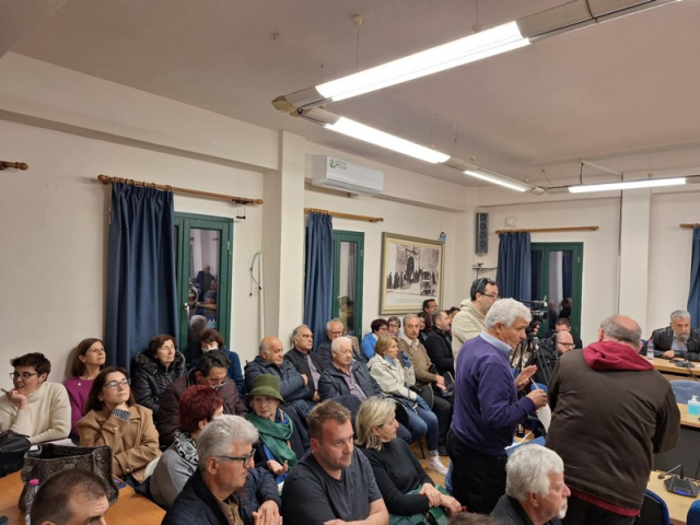 Παρουσία φορέων και πολιτών η συζήτηση για τις κεραίες στο Δ.Σ. Πρέβεζας