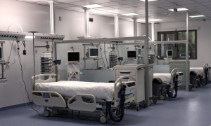 22χρονος νοσηλεύεται διασωληνωμένος στο «Γεννηματάς» - Κατάπιε αμάσητο μπέργκερ για ένα challenge