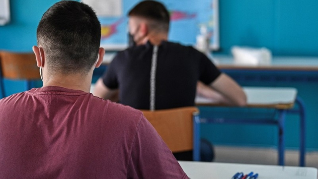 Πανελλαδικές 2022: Μεγάλη «βουτιά» στις βάσεις εισαγωγής