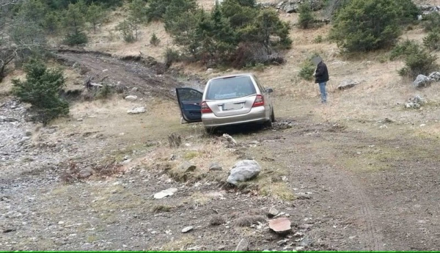 Περίμεναν νεκροφόρα στην Άρτα αλλά «κόλλησε» στις λάσπες του Ασπροποτάμου!