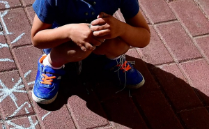 Ακαδημία Πλάτωνος: Συνέλαβαν 59χρονο που φωτογράφιζε παιδιά – Εστίαζε σε επίμαχα σημεία