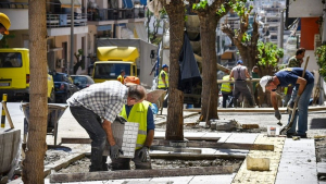 Μια βόλτα στην Ελλάδα: Μεταμορφώνονται 410 πεζοδρόμια στο κέντρο της Αθήνας και τις γειτονιές της πόλης
