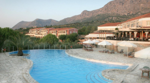 Το Vounaki Beach Club αναζητά σερβιτόρο/α