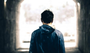 Ψάχνουν τον βιαστή με το τατουάζ στο Παλαιό Φάληρο