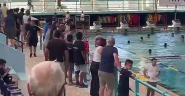 Εικόνες ντροπής στη Χίο: Τραμπούκισαν παιδιά 13 ετών σε αγώνα πόλο - «Να πάνε στον πάτο» έγραψε ο ΓΓ του δήμου