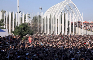Waterboom Festival: Σκηνές πανικού στο ΟΑΚΑ - Έπεσαν δακρυγόνα στο πλήθος, ποδοπατήθηκαν έφηβοι