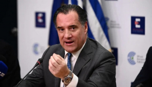 Απογευματινά χειρουργεία: Από 300 έως 2.000 ευρώ οι τιμές του Άδωνι που ιδιωτικοποιεί το ΕΣΥ