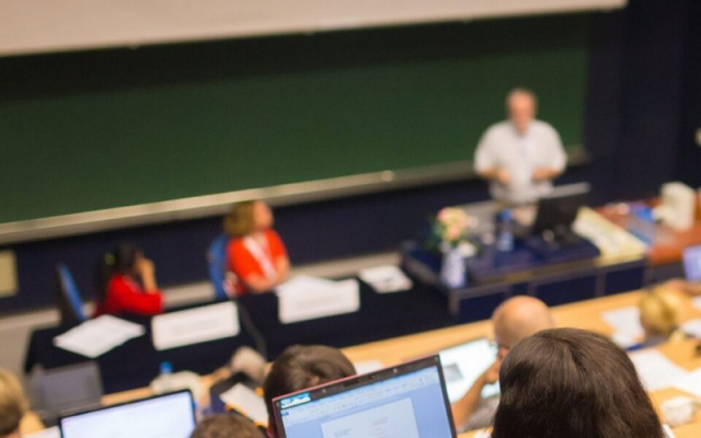 ΑΕΙ χωρίς νέους καθηγητές