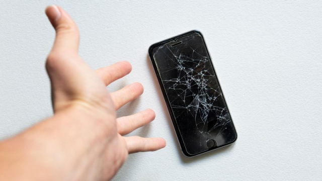 Χαλασμένο Κινητό; Πώς θα προφυλάξεις τις φωτογραφίες σου