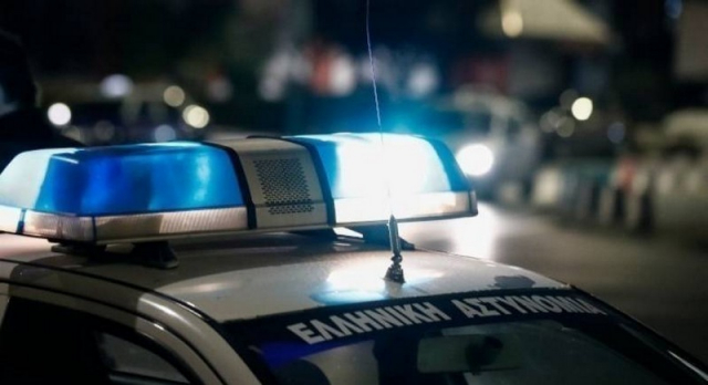 Πρέβεζα: Άρπαξε σύζυγο και βρέφος και επιχείρησε να ρίξει το αυτοκίνητο σε γκρεμό!