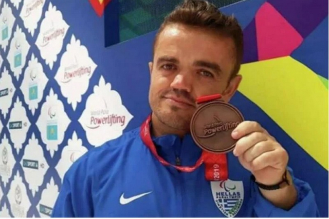 “Ασημένιος” ο Δημήτρης Μπακοχρήστος από το Μοναστηράκι στην Τιφλίδα (Βίντεο)