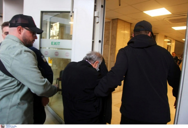 Σαλαμίνα: Στη φυλακή ο ιερέας που κατηγορείται για σεξουαλική κακοποίηση ανηλίκου